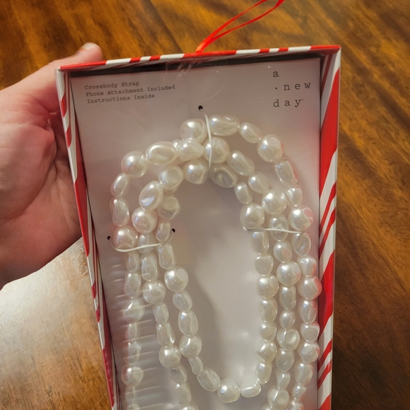 A New Day White Beaded Crossbody Strap For Phone NWT - Picture 3 of 6